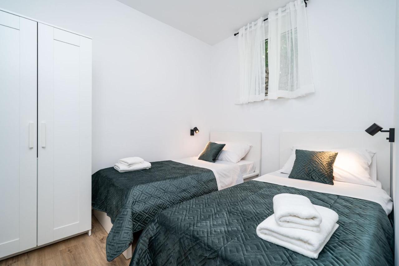 Apartments Nina & Paula - Apartment Nina Stikovica Екстер'єр фото
