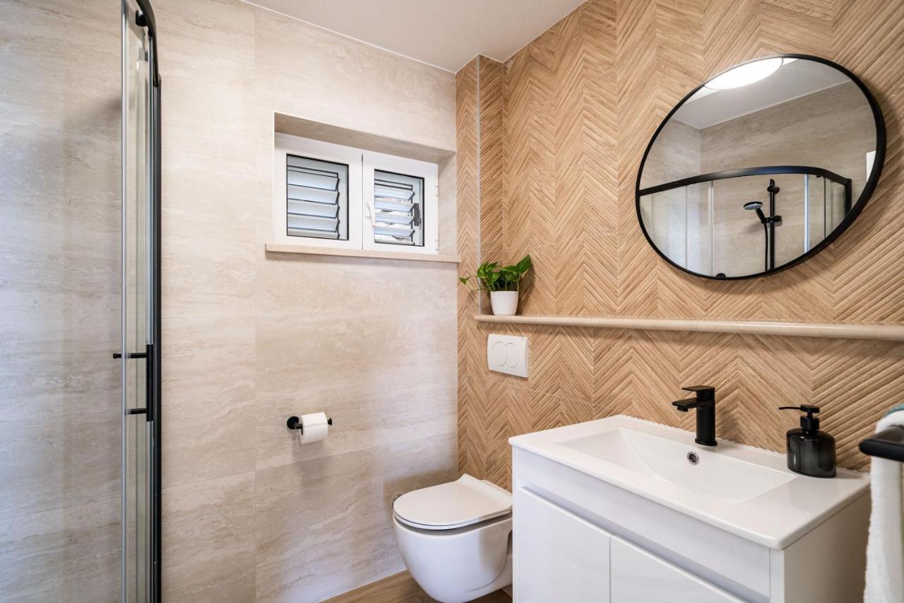 Apartments Nina & Paula - Apartment Nina Stikovica Екстер'єр фото